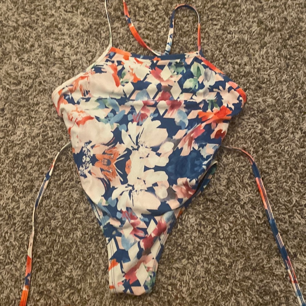 Jolyn size 30 onepeice